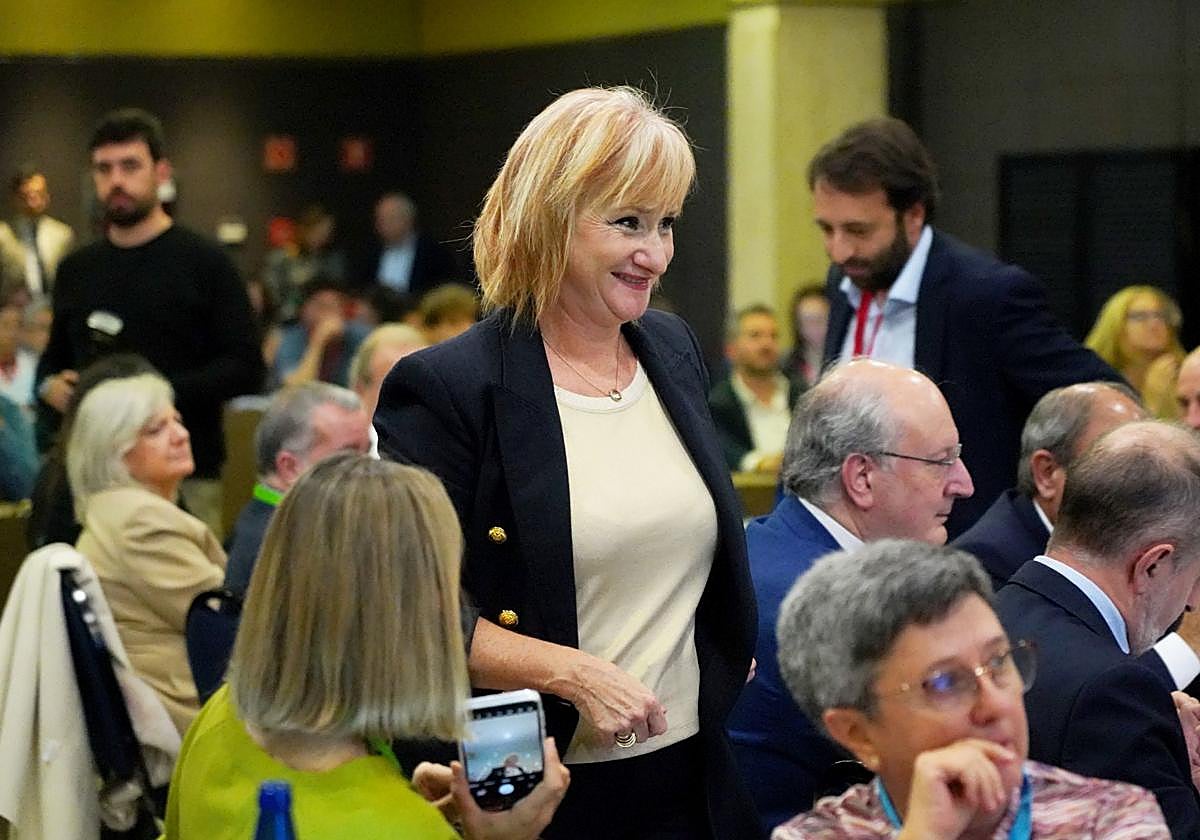 La consejera de Industria, Leticia García, durante la inauguración del I Congreso de Economía Familiar.
