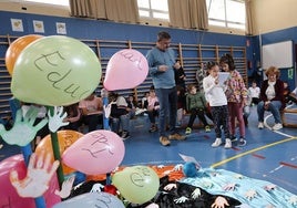 Lectura del Manifiesto del Día del Niño en el colegio Padre Claret.