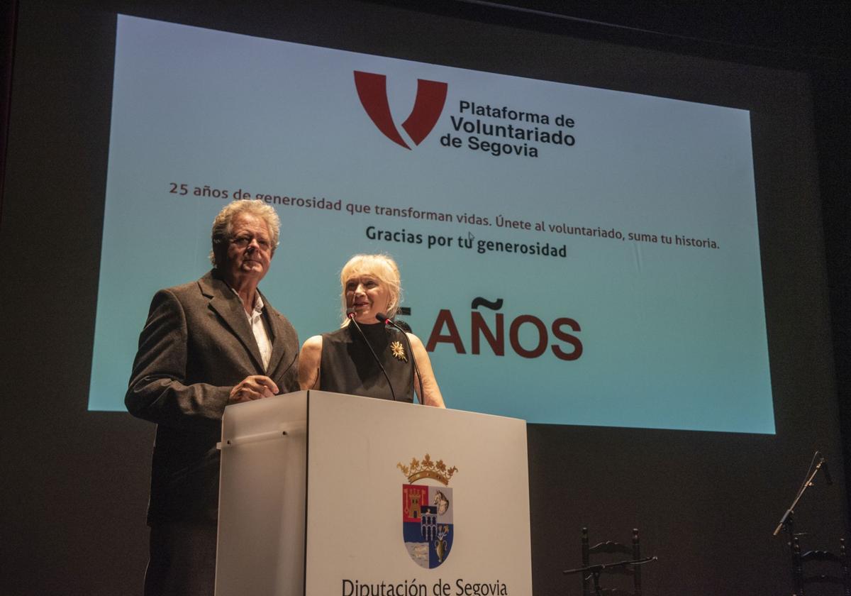 Juan Luis Cano y Nélida Cano, en la presentación de la gala.