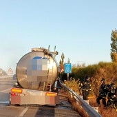 Un incendio causa daños en un camión cargado de nata en Rueda