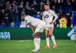 Sylla y Lucas Rosa, con las miradas perdidas tras encajar un gol.