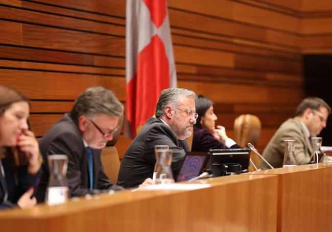 Miembros de la Mesa de las Cortes, máximo órgano de gobierno del parlamento de Castilla y León.
