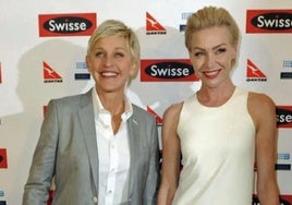 Ellen DeGeneres, junto a su esposa, Portia de Rossi.