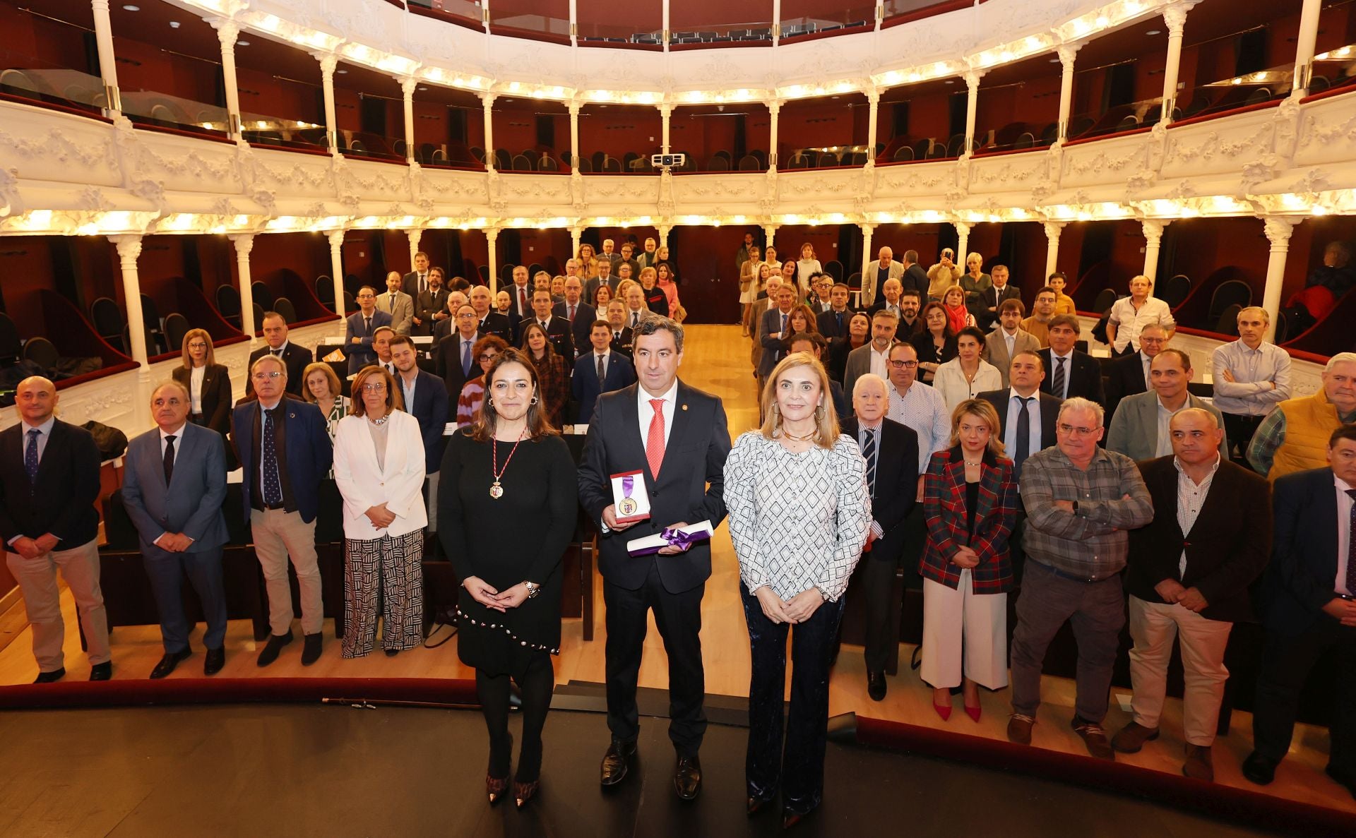 Medalla de Oro a la Cámara de Comercio