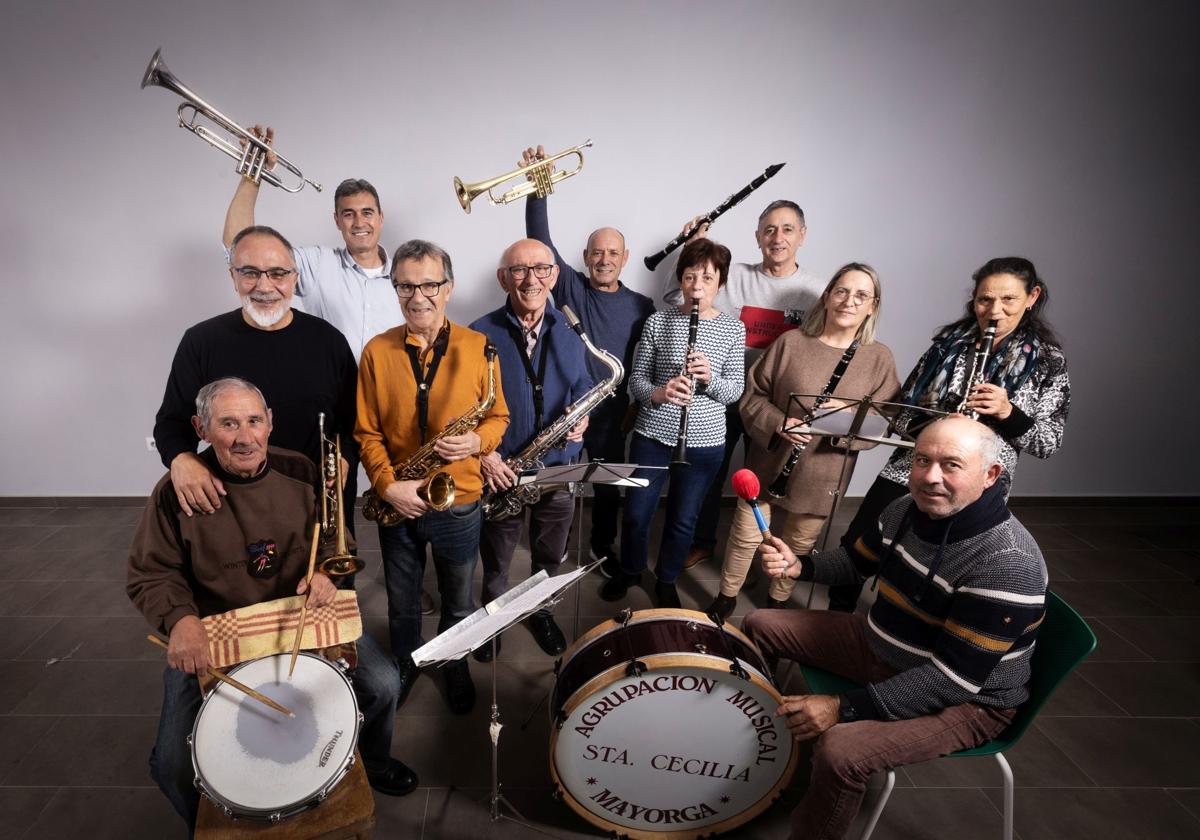 Los integrantes de la Agrupación Musical Santa Cecilia, de Mayorga.