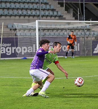 El Palencia CF recupera la senda de la victoria