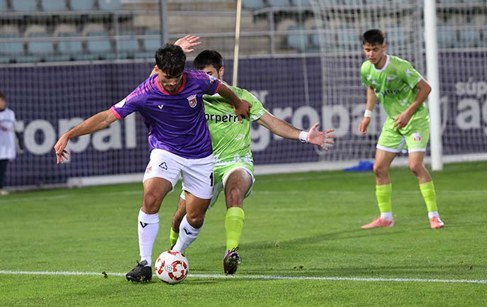 El Palencia CF recupera la senda de la victoria