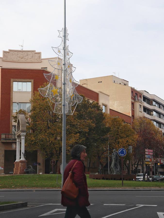 Así se preparan rotondas y rincones de Palencia para la Navidad