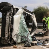 Un muerto y siete heridos tras volcar una furgoneta en la A-62