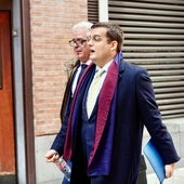 La funcionaria que denunció al letrado mayor de las Cortes alude también a prevaricación
