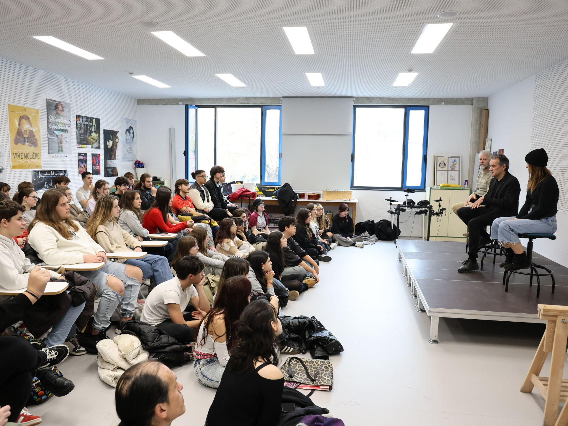 Las imágenes de las representaciones de Corsario a a alumnos de la Escuela de Arte