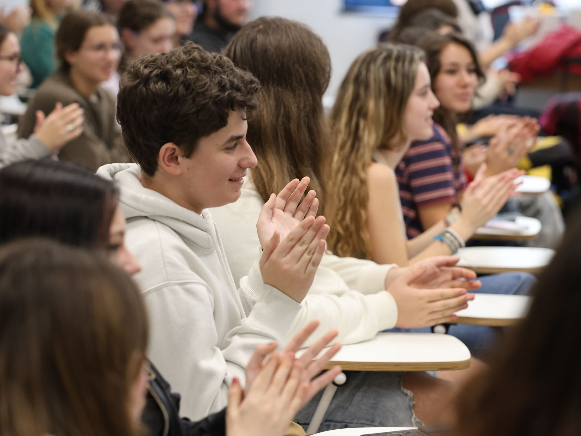 Las imágenes de las representaciones de Corsario a a alumnos de la Escuela de Arte