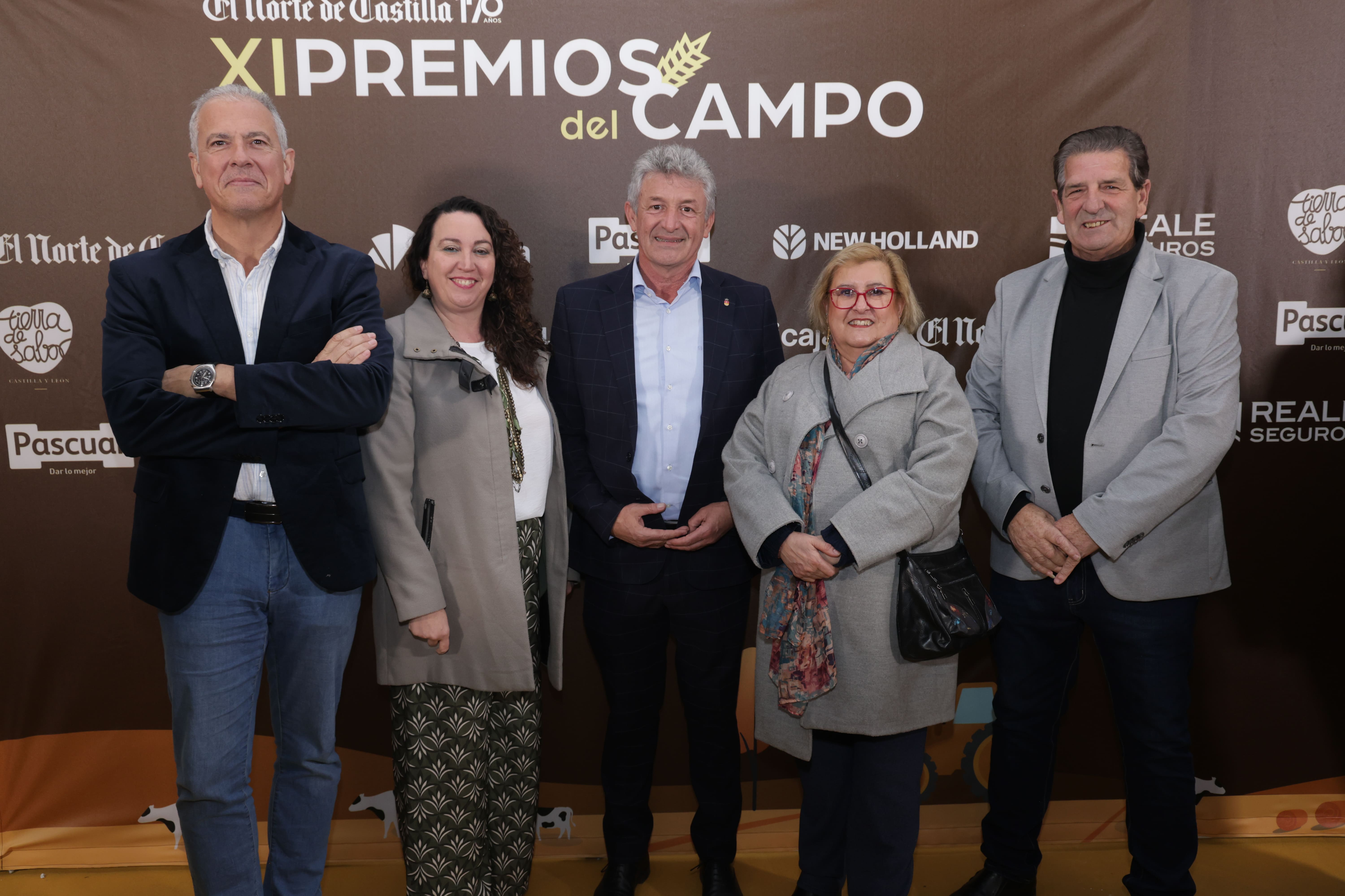 Pablo Miranda (alcalde de Villanubla), Ester Fernández (alcaldesa de Santibáñez de Valcorba), Sarbelio Fernández (alcalde de Arroyo de la Encomienda), María Yolanda y Tomás Andrés.