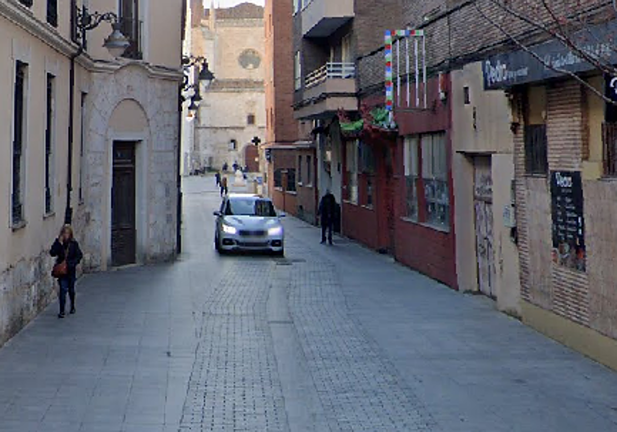 La reparación del adoquinado en la calle León cortará el tráfico hasta el viernes