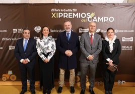 Rafael Sáez (director General del Itacyl), la consejera María González Corral, Ángel Ortiz (director El Norte de Castilla), Jorge Llorente (viceconsejero de Política Agraria Comunitaria y Desarrollo Rural) y Cristina Frías (directora General de la Industria y la Cadena Agroalimentarias)