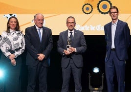 María González, consejera de Agricultura; Jerónimo Lozano y Fernando Antúnez (URCACYL), y Goyo Ezama, director general de El Norte.