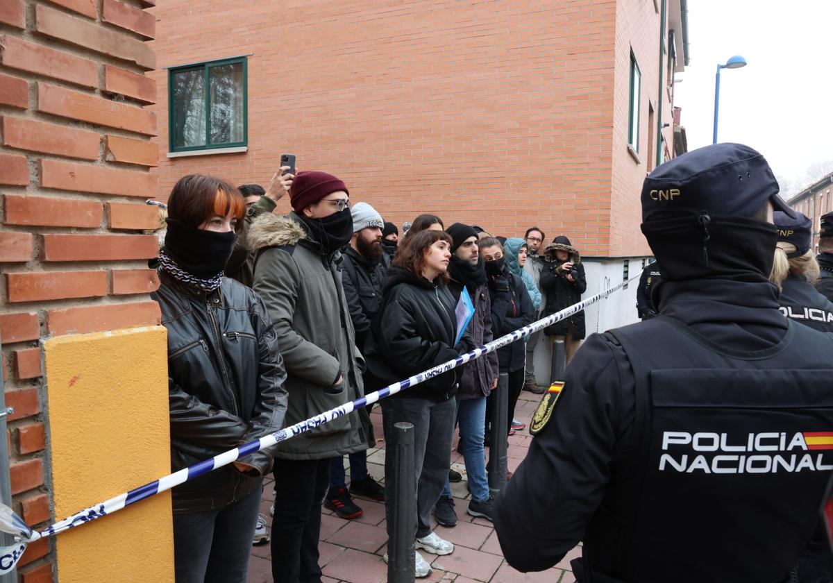 Las imágenes de la protesta del Sindicato de Vivienda en Barrio España