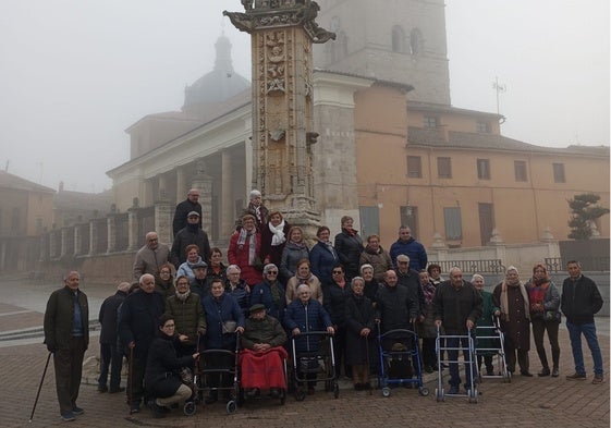 Las personas mayores de los tres pueblos en el rollo de Villalón de Campos