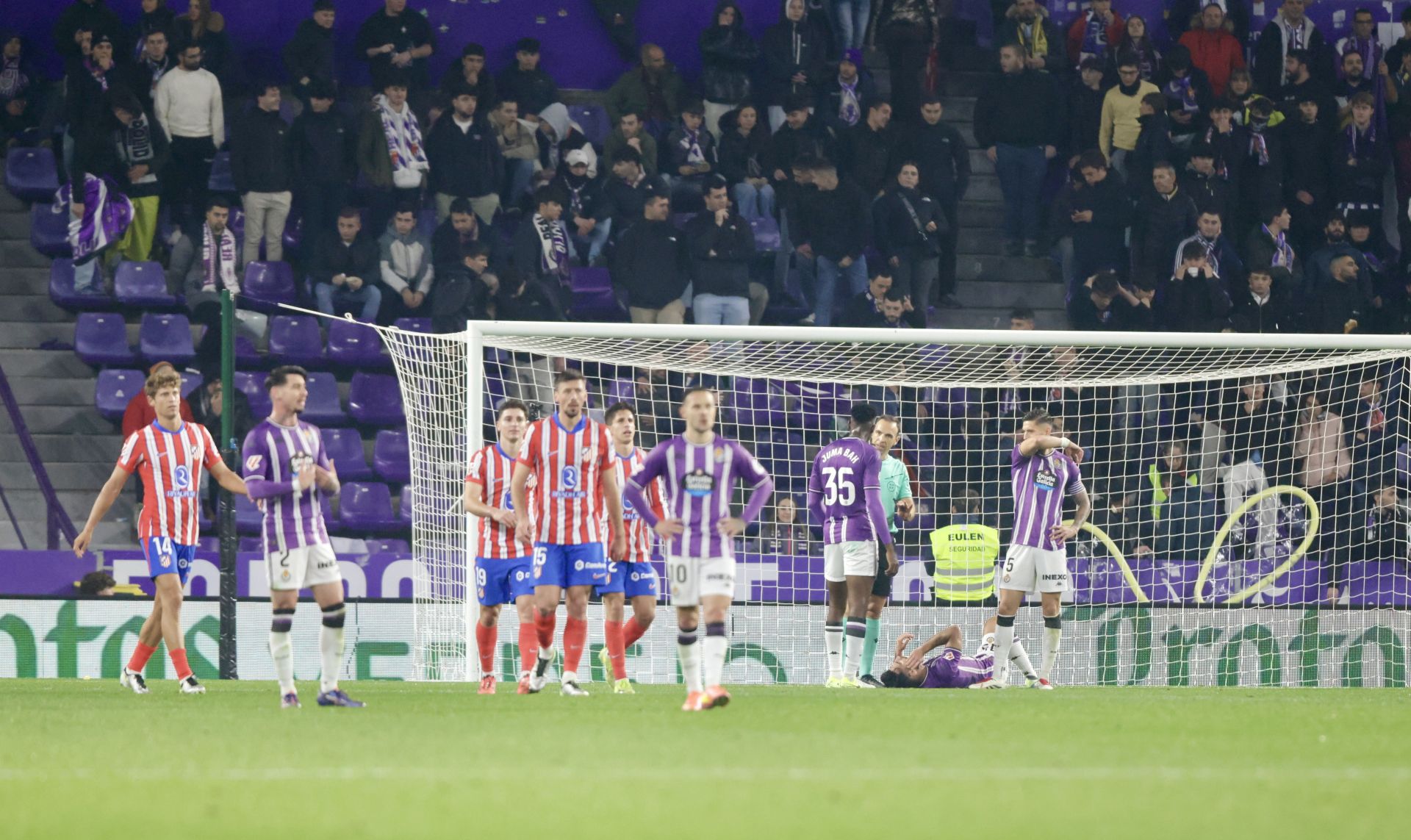 La derrota del Real Valladolid frente al Atlético de Madrid, en imágenes