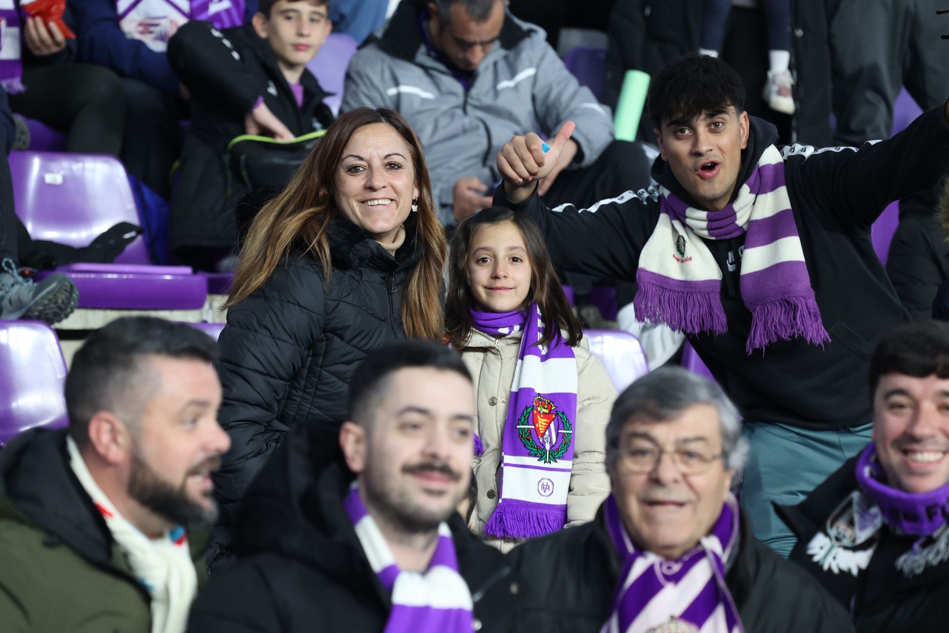 Búscate en la grada del estadio José Zorrilla (2/4)