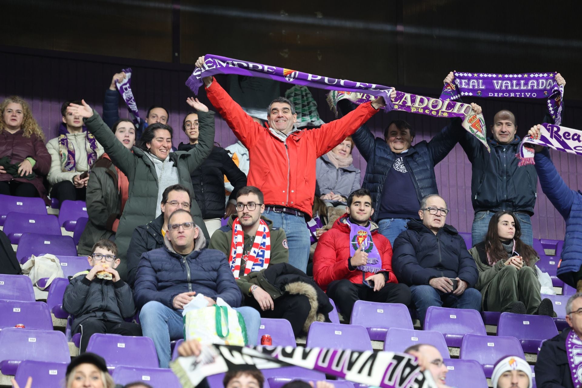 Búscate en la grada del estadio José Zorrilla (4/4)