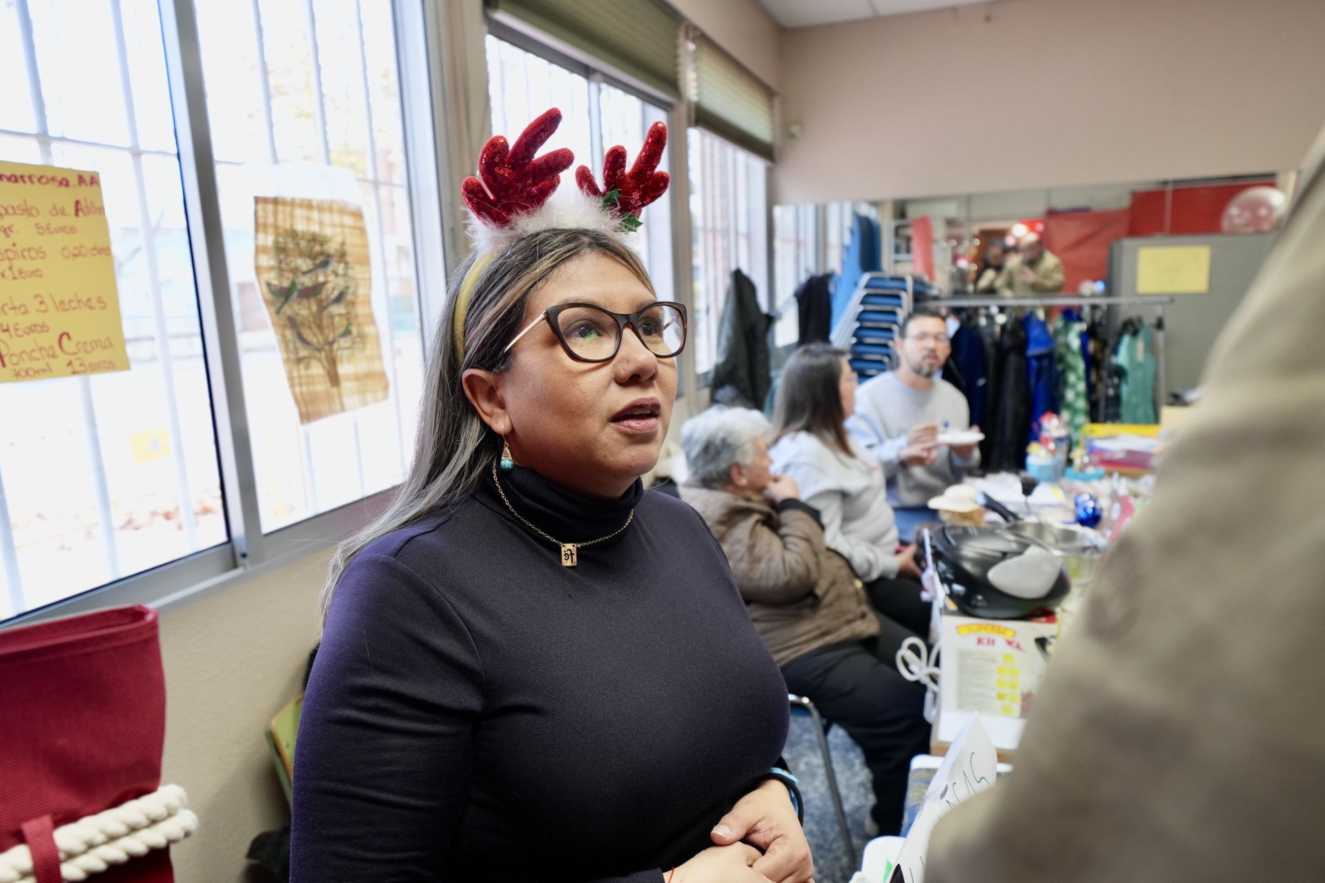 Las imágenes del mercado navideño de la Asociación de Venezolanos de Valladolid