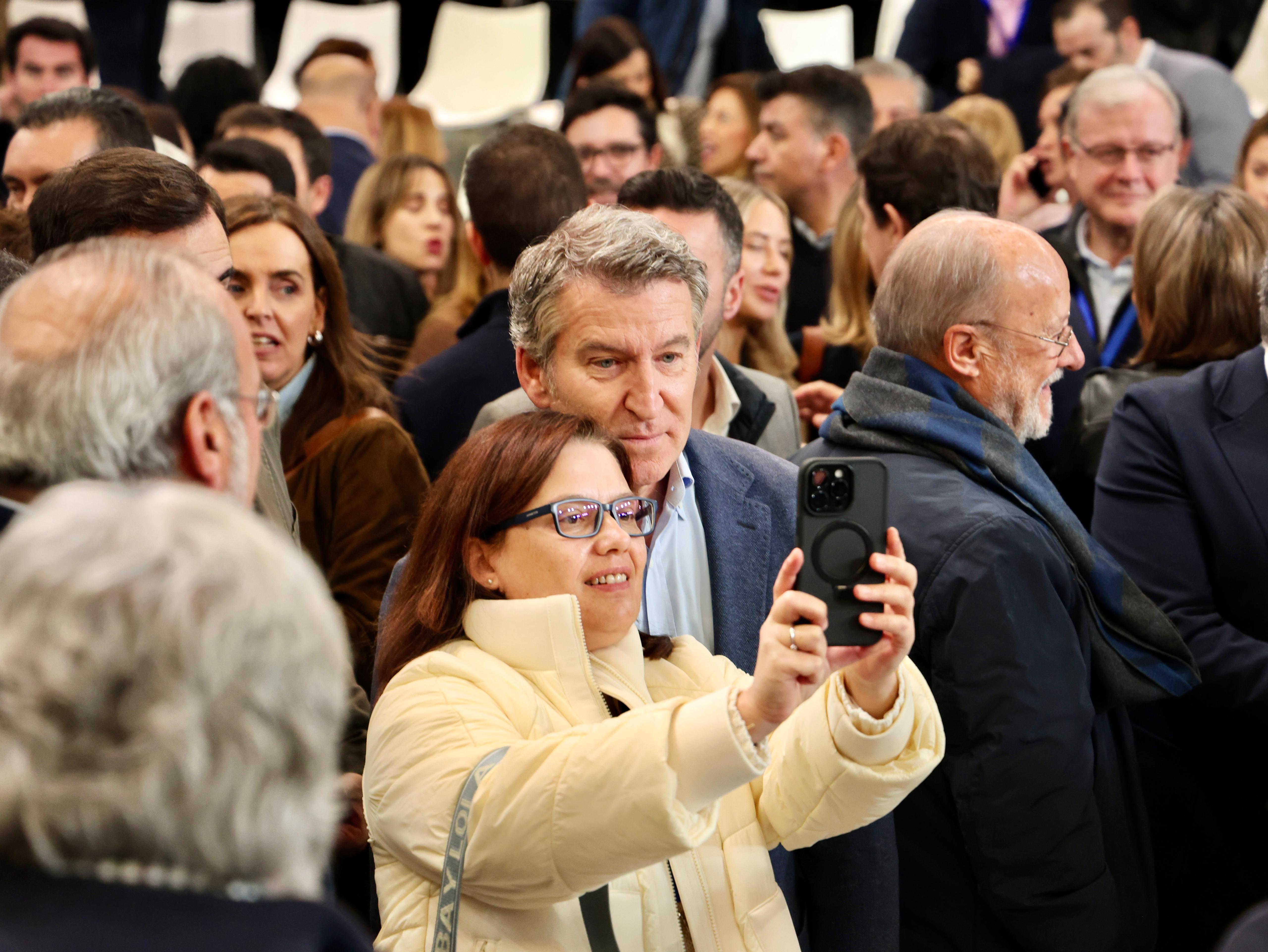 Las mejores imágenes de Feijóo y Mañueco en el acto del Partido Popular