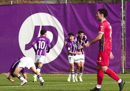 Delgado celebra el tercer tanto que significó el empate en el minuto 100.