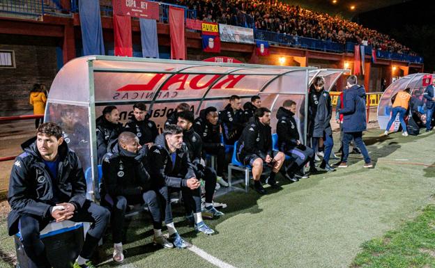 El banquillo del Real Valladolid en el Adolfo Suárez.