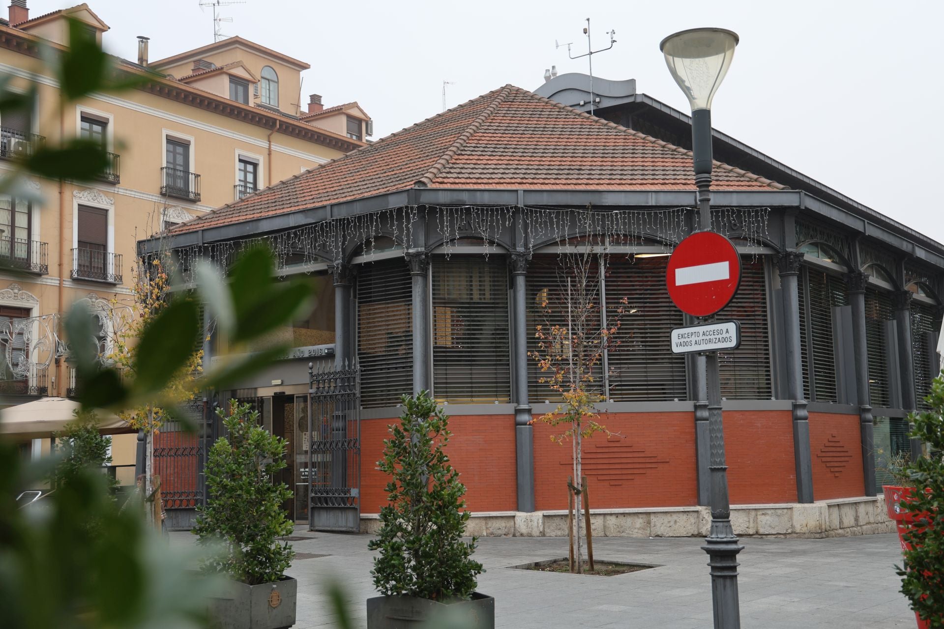 Un recorrido en imágenes por la calle de San Benito