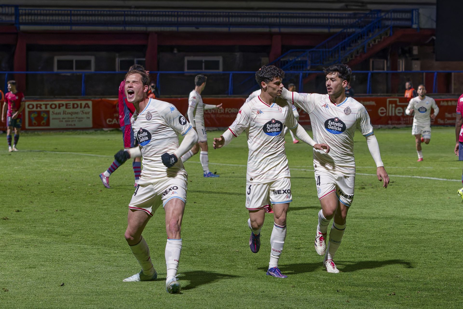 Las imágenes del partido entre el Real Ávila y el Real Valladolid