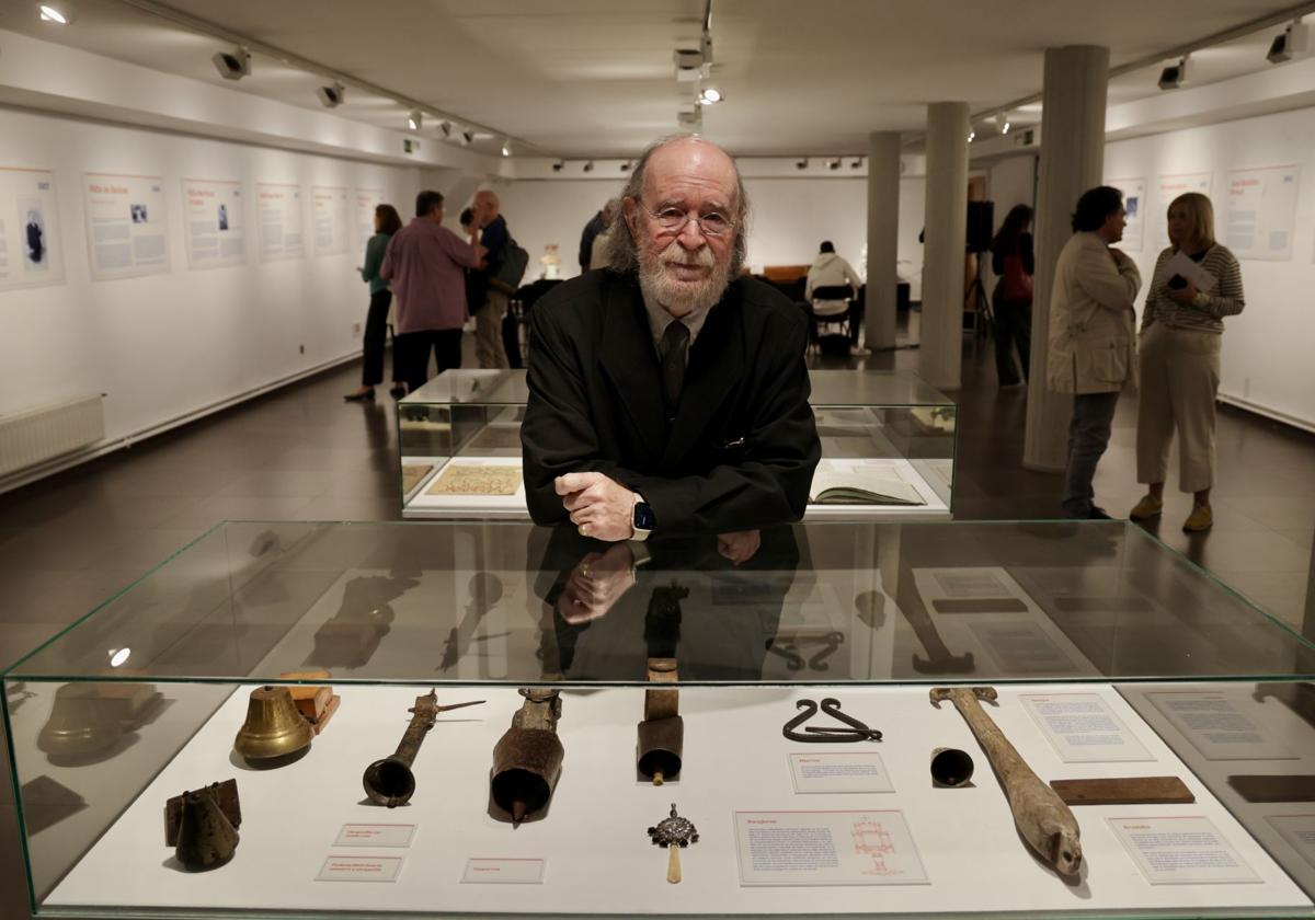 Joaquín Díaz, en la exposición comisariada por él 'Fabricantes de tonadas'.