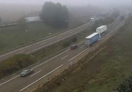 Niebla en el kilómetro 125 de la A-62, entre Valladolid y Zaratán, captada por las cámaras de la DGT.