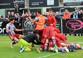 Celebración de la remontada de este domingo ante el Andorra.