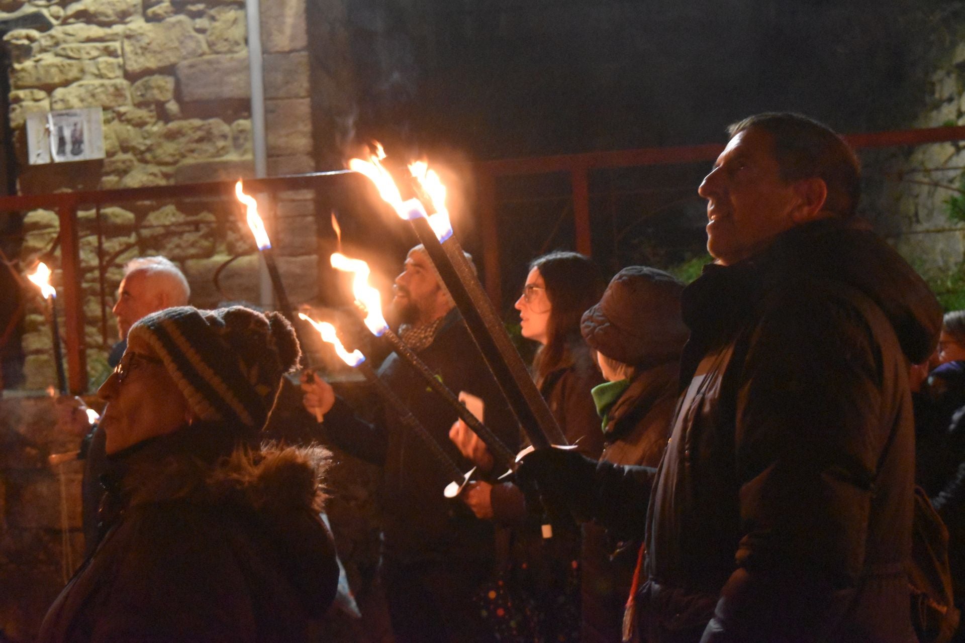 Barruelo festeja a Santa Bárbara con antorchas