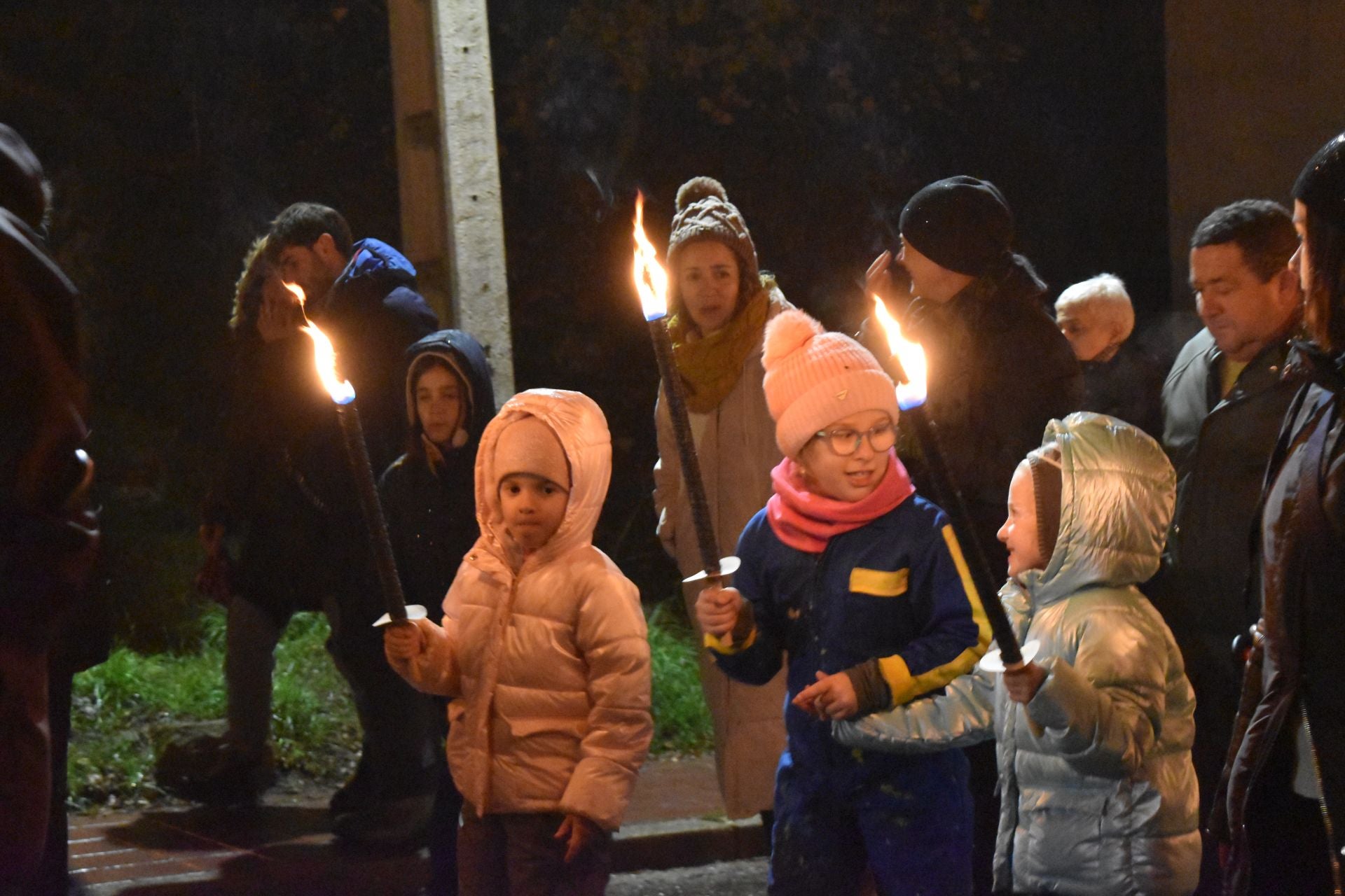 Barruelo festeja a Santa Bárbara con antorchas