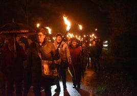 Barruelo festeja a Santa Bárbara con antorchas