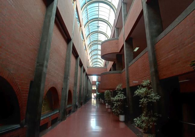 Interior de la Facultad de Ciencias Económicas y Empresariales.