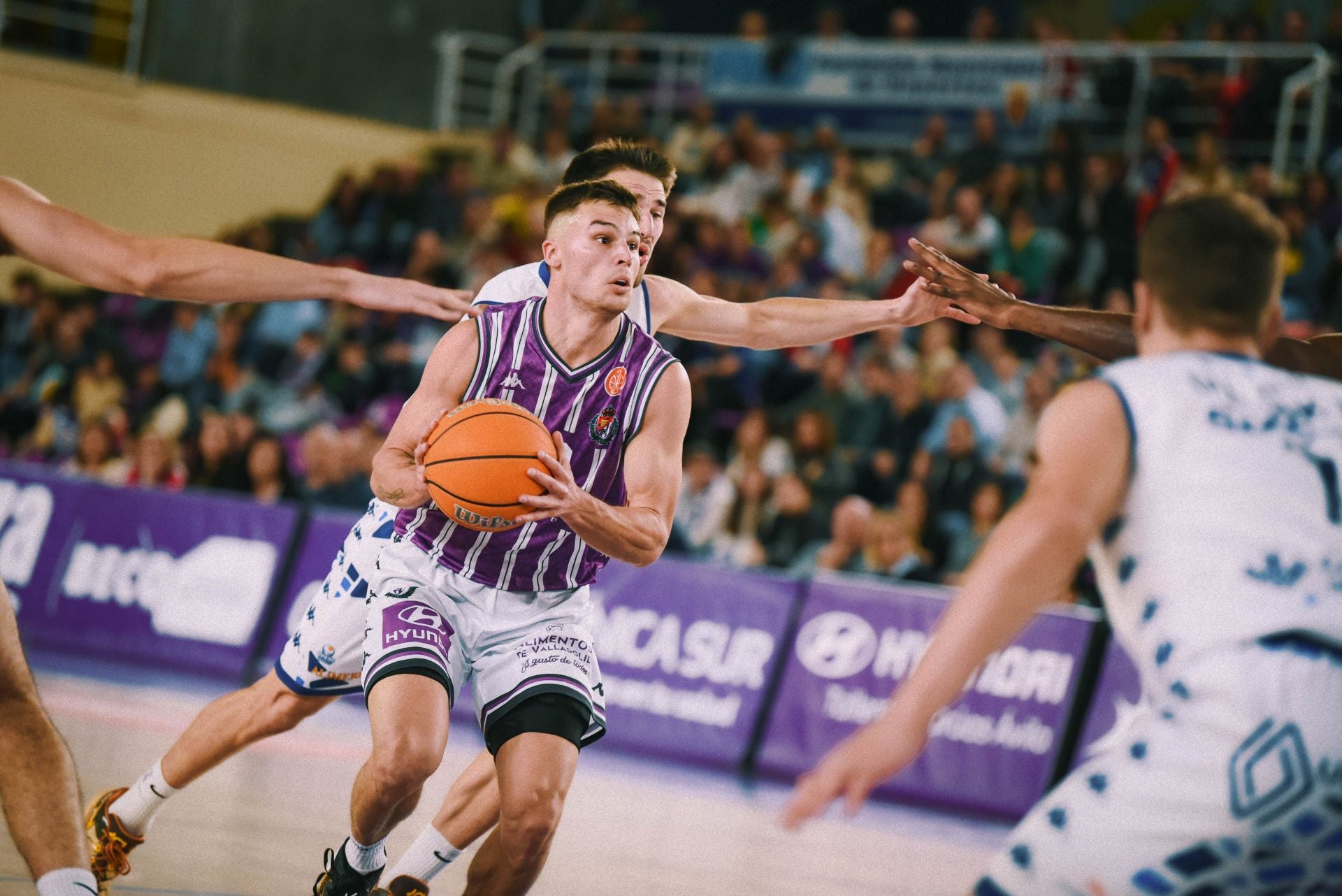 Nathan Hoover, en un partido con el UEMC Real Valladolid esta temporada.