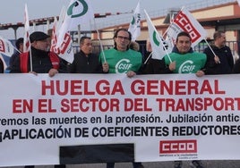 Concentración de trabajadores de Auvasa el pasado viernes en el polígono de Argales.