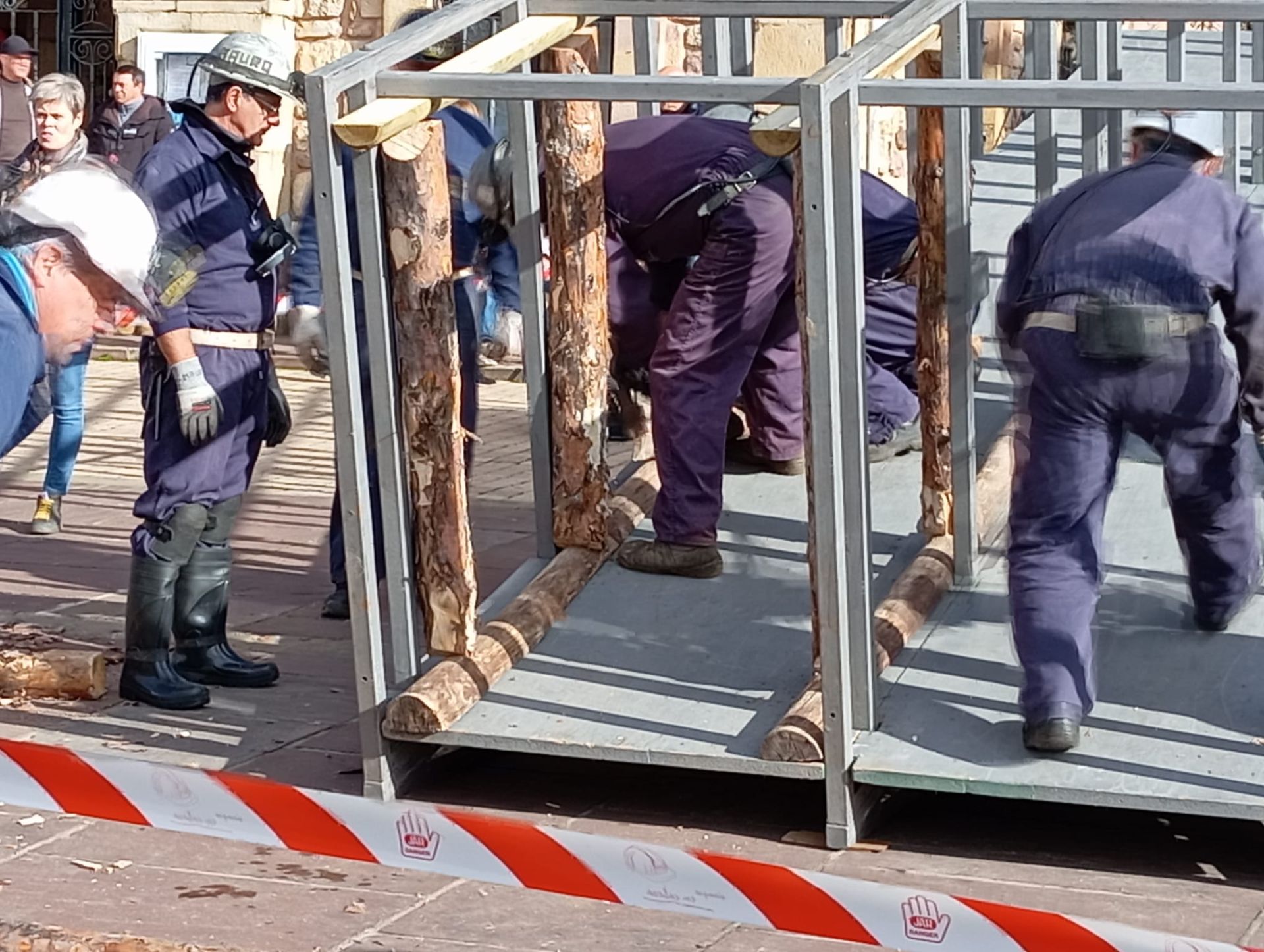 Los entibadores postean en Barruelo por Santa Bárbara