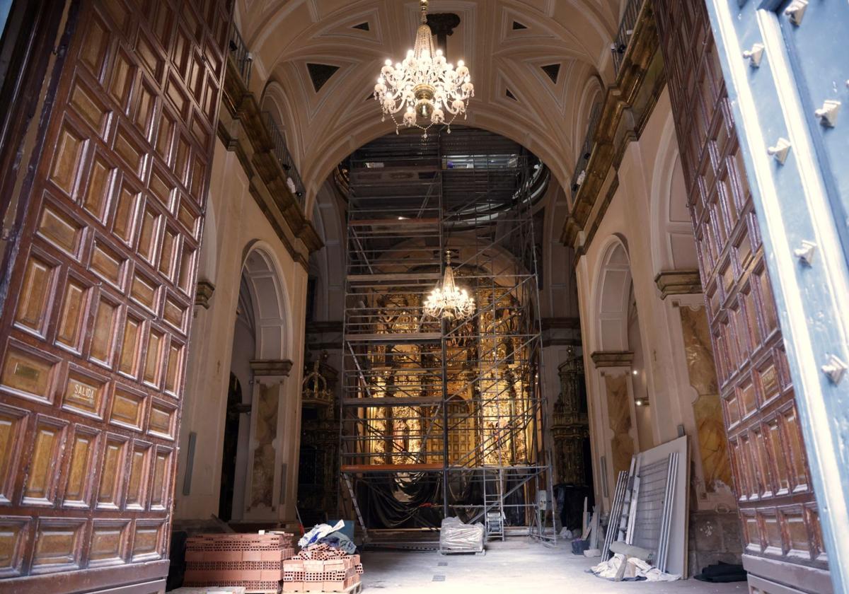 Andamio que lleva a la cúpula de la Iglesia de la Vera Cruz.