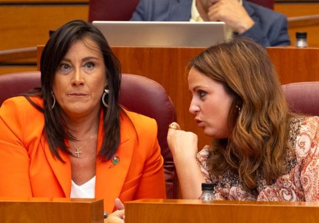 Ana Sánchez, número dos de Tudanca, y Patricia Gómez Urbán.