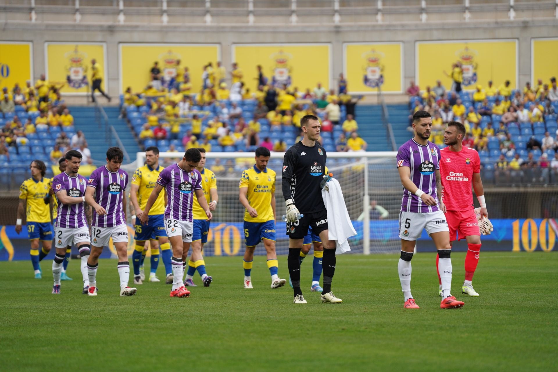 Las imágenes del partido entre Las Palmas y el Real Valladolid