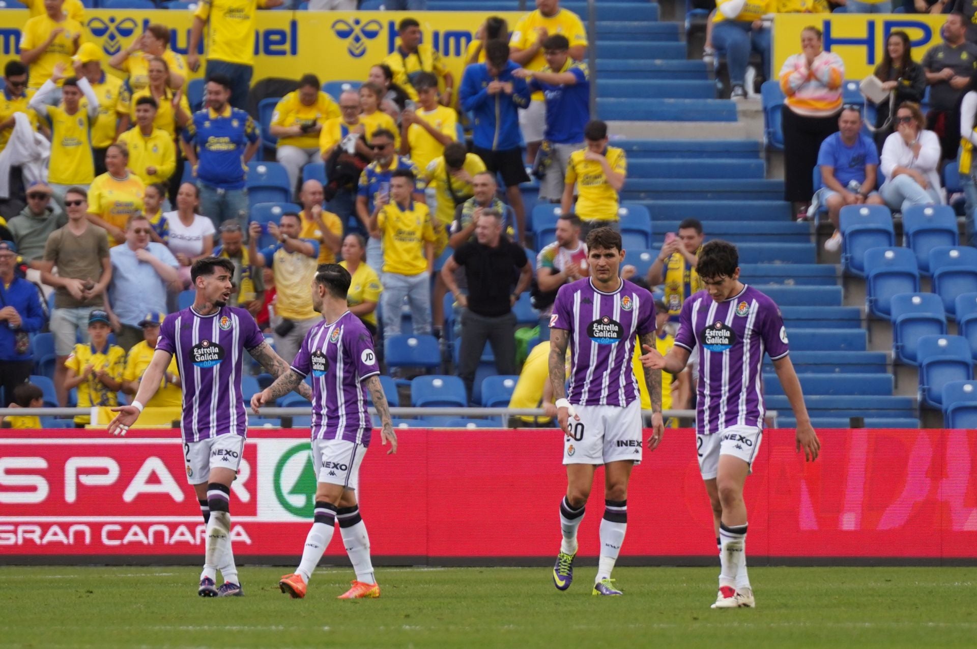 Las imágenes del partido entre Las Palmas y el Real Valladolid