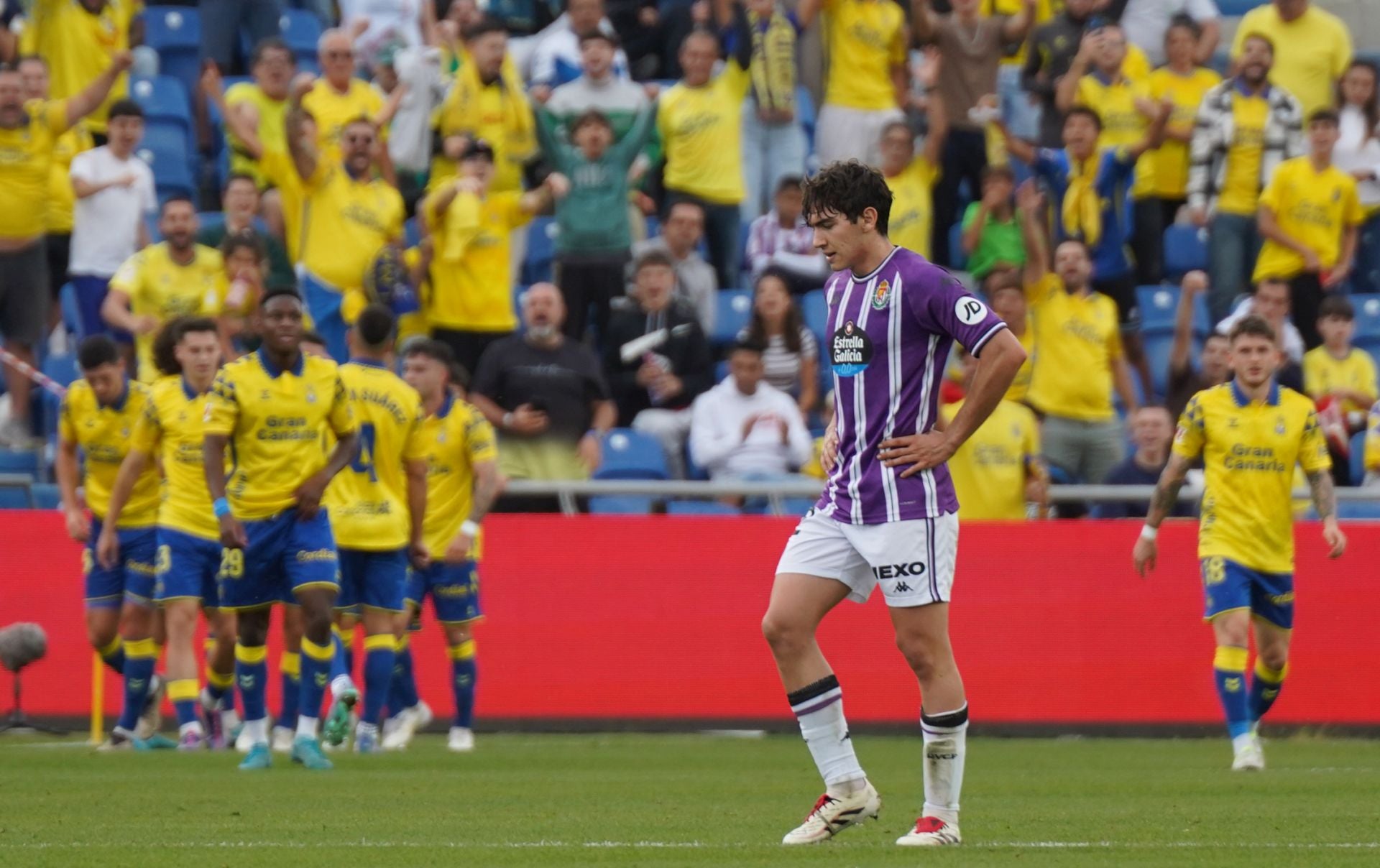 Las imágenes del partido entre Las Palmas y el Real Valladolid