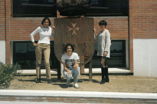 Reina y damas de las fiestas de La Flecha en 1995.