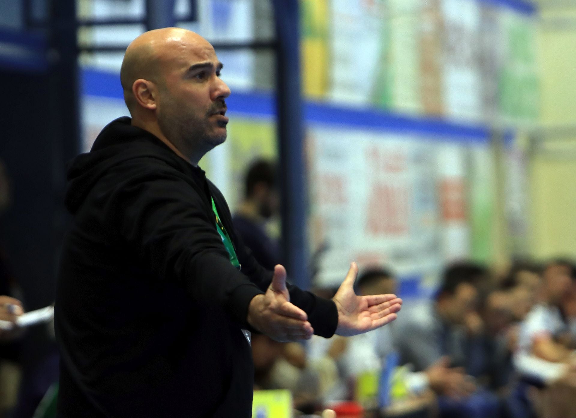 Fotos de la derrota del Balonmano Nava