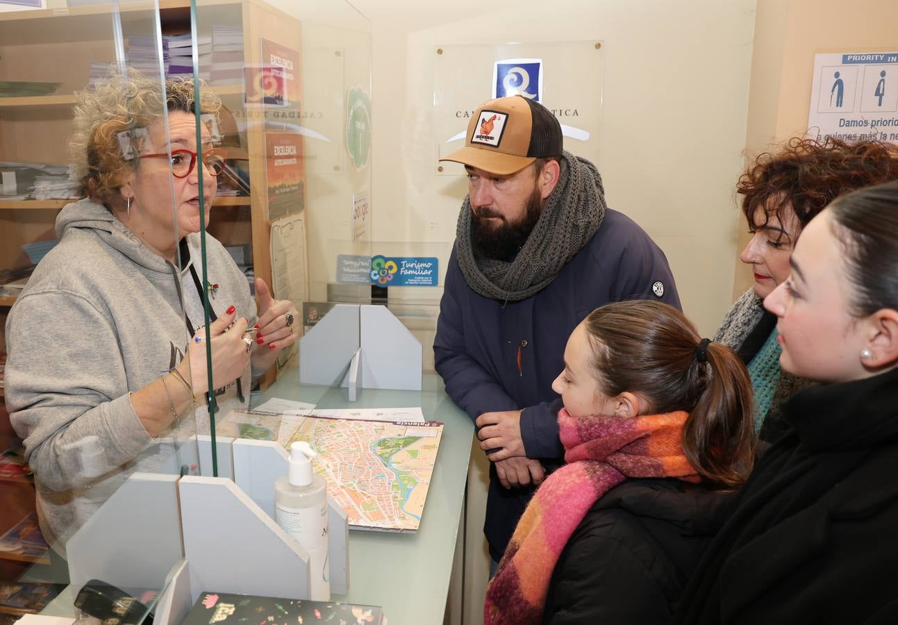 Los turistas colman Palencia en el puente de la Constitución