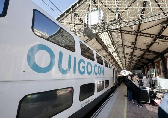 Un tren de Ouigo, en la estación Campo Grande.